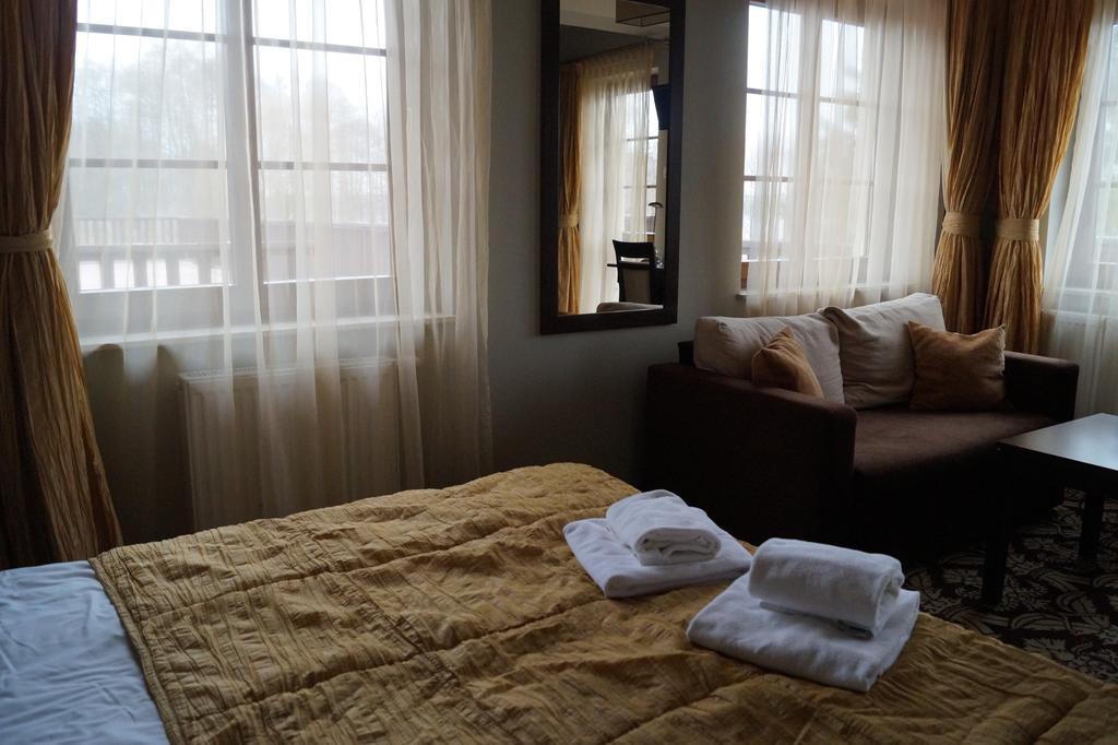 ביסקופייש Hotel Sloneczny Brzeg חדר תמונה