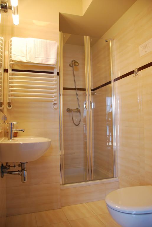 ביסקופייש Hotel Sloneczny Brzeg חדר תמונה